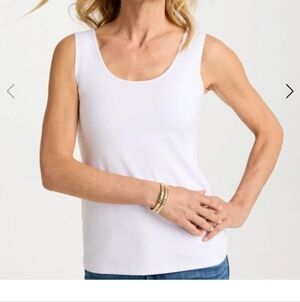 Chicos White Sleeveless Microfiber Scoop Neck Tank Size 2 In Excellent Condition